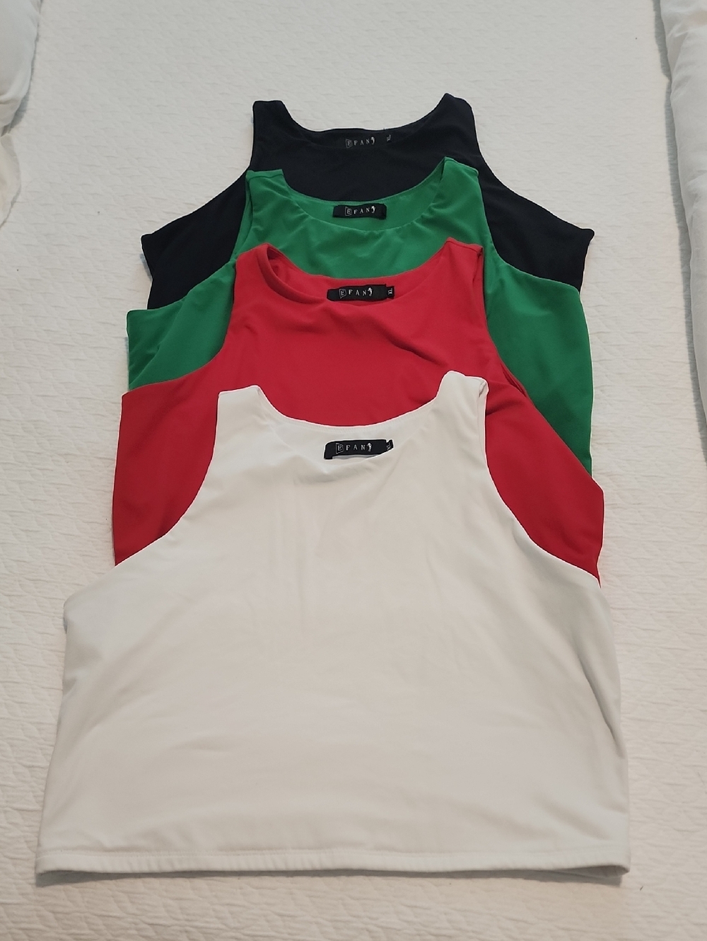 EFAN Classic Scoop Neck Crop Top - White, Red, Green, Black XL